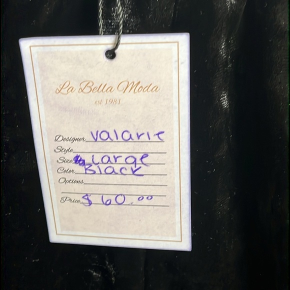 Tres Bien Elegant Black Velvet Mini off the shoulder Dress - Picture 9 of 14